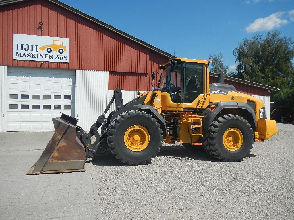 VOLVO L110H front loader