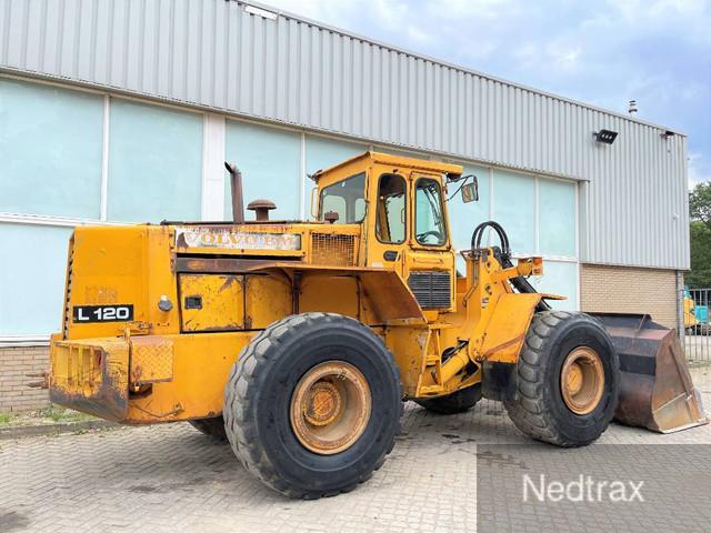 VOLVO L 120 front loader