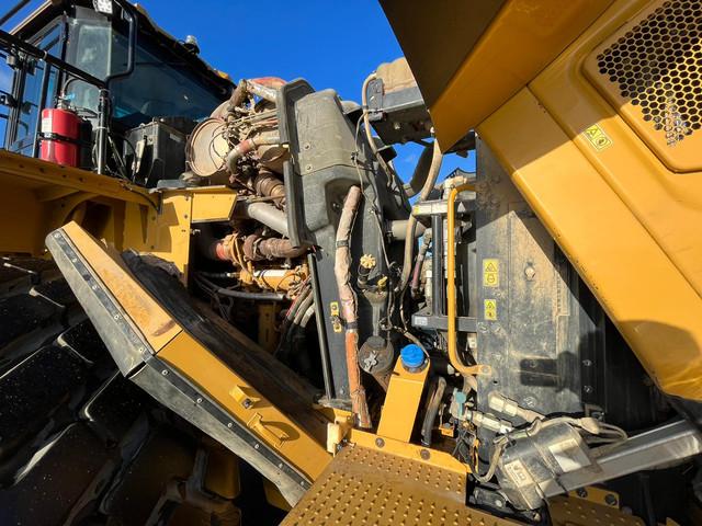 CATERPILLAR 982M front loader