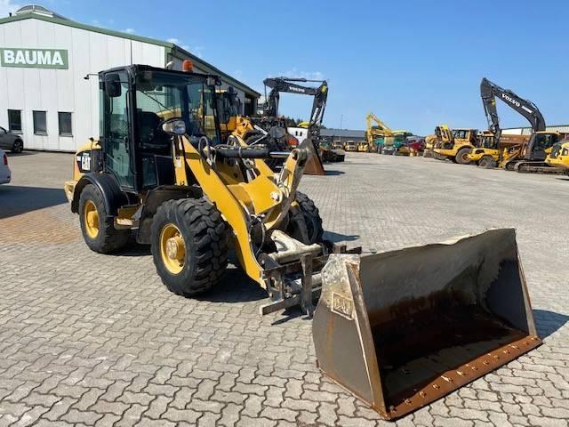 CATERPILLAR 906H front loader