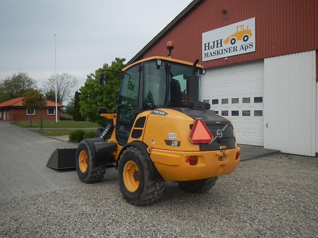 VOLVO L25F front loader