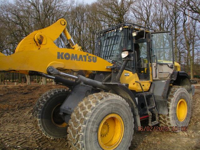 KOMATSU WA 320-3 front loader