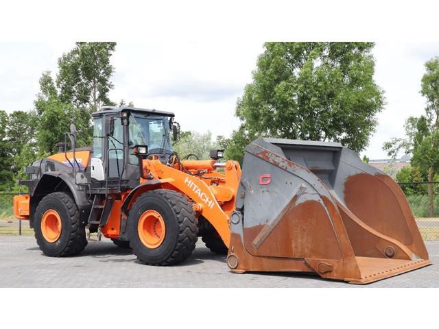 HITACHI ZW250-6 front loader