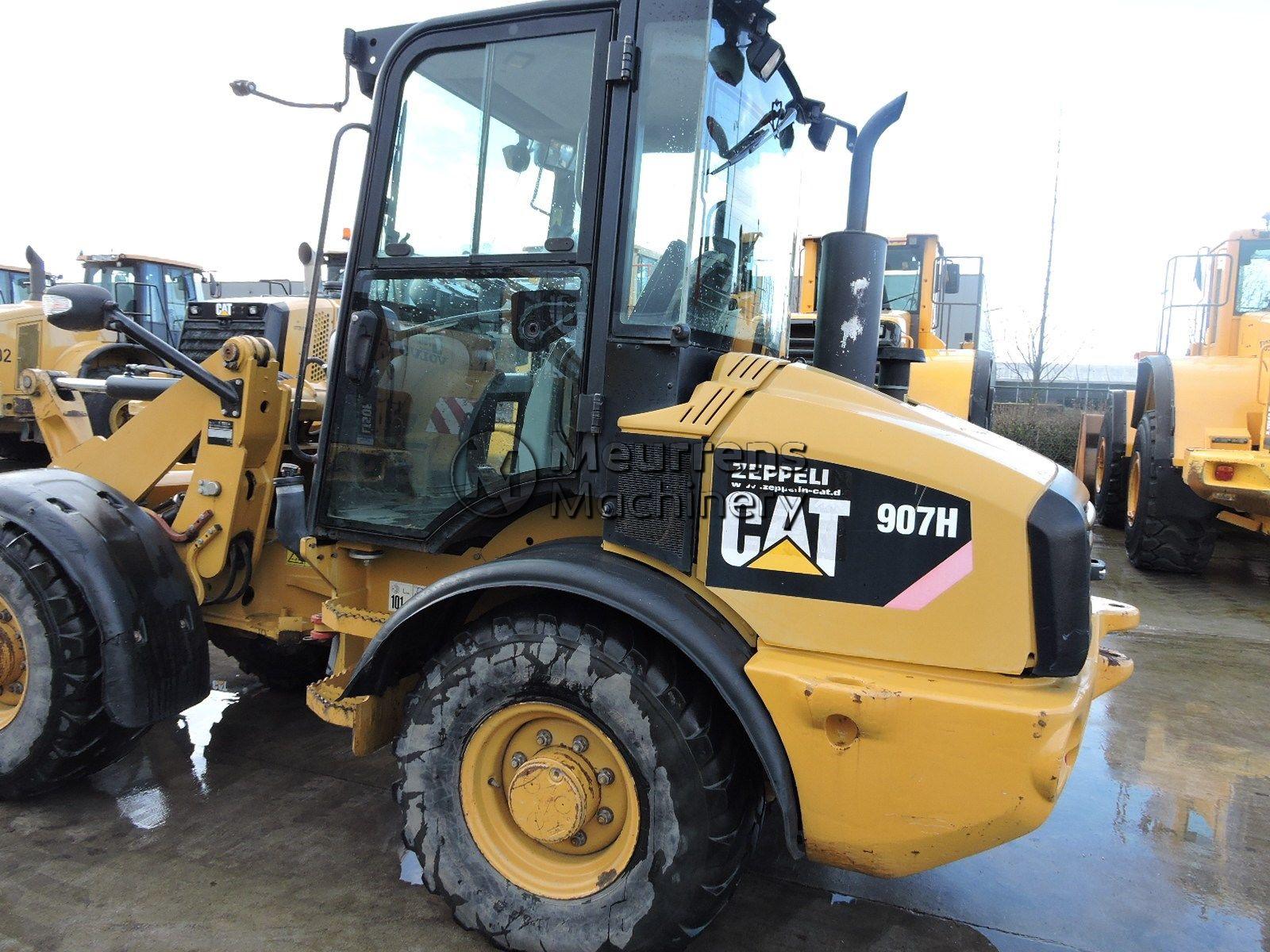 CATERPILLAR 907H front loader