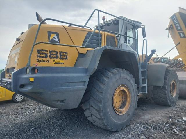 LIEBHERR L 586 front loader