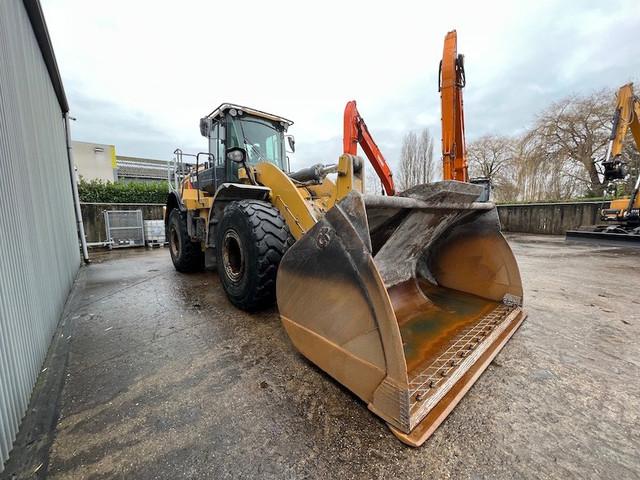 CATERPILLAR 962M front loader