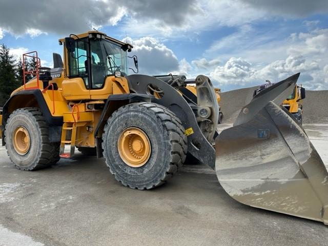 VOLVO L260H front loader