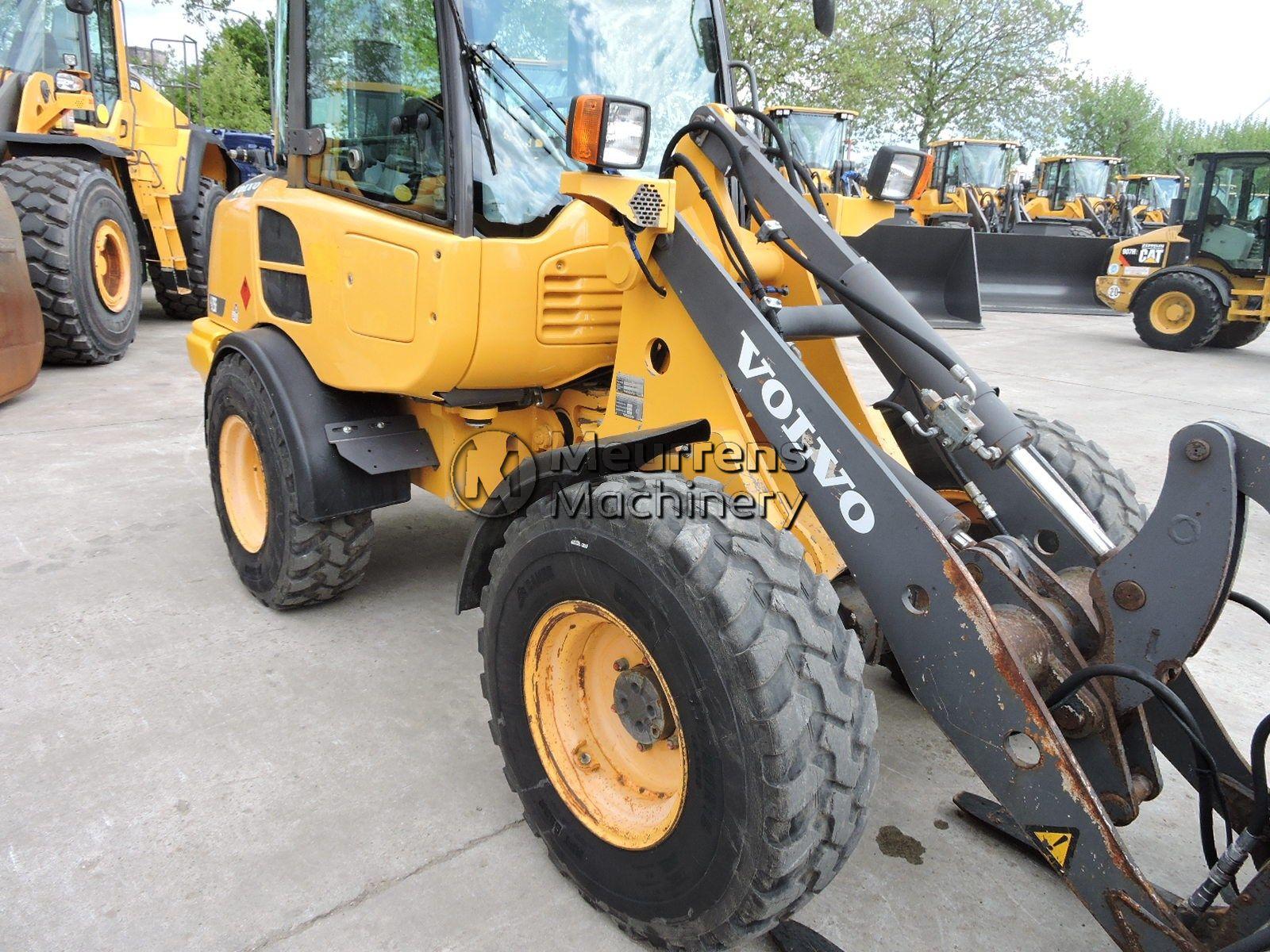 VOLVO L25F front loader