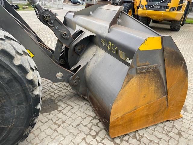 VOLVO L180H front loader