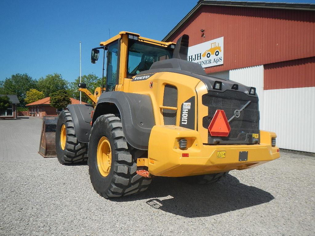 VOLVO L110H front loader