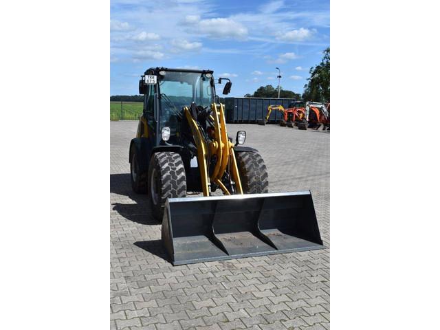 MUSTANG 708 front loader