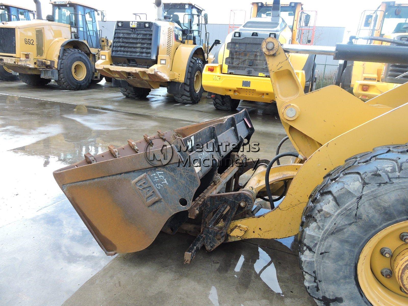 CATERPILLAR 907H front loader