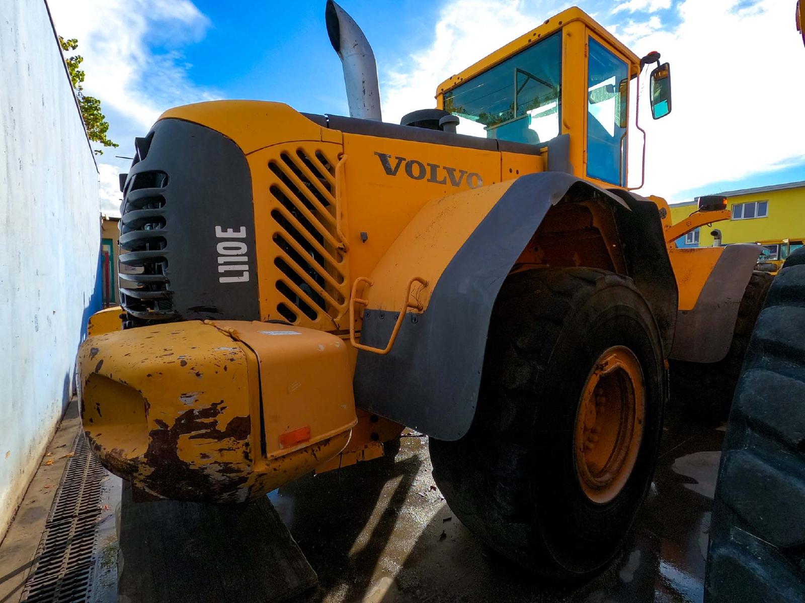 VOLVO L110E front loader