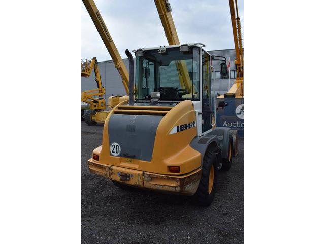 LIEBHERR L 507 Stereo front loader