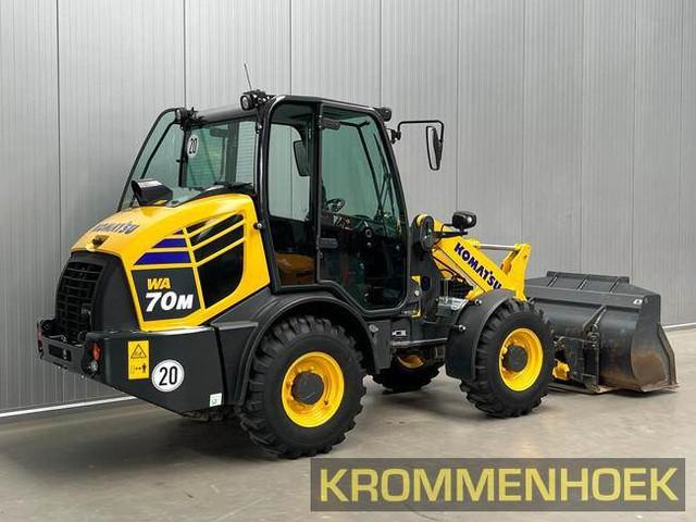 KOMATSU WA70M-8E0 front loader