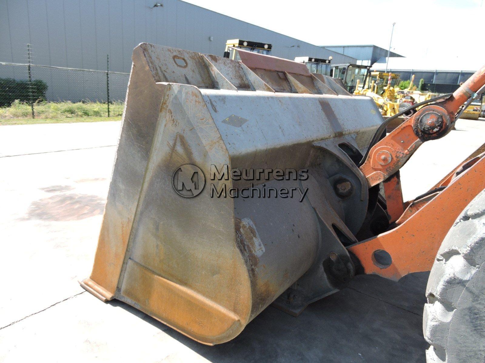 VOLVO L180F front loader