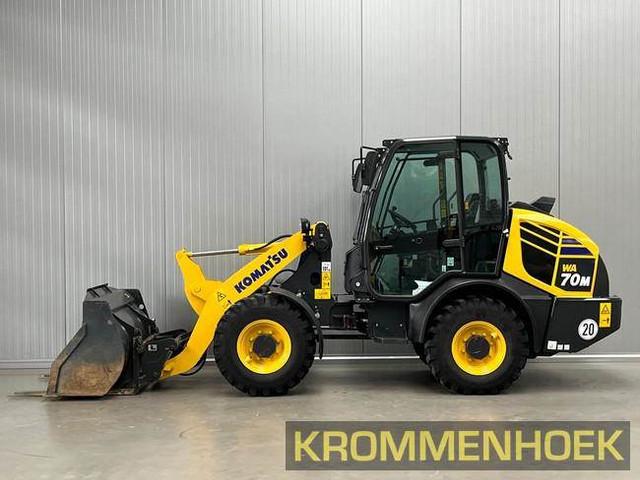 KOMATSU WA70M-8E0 front loader