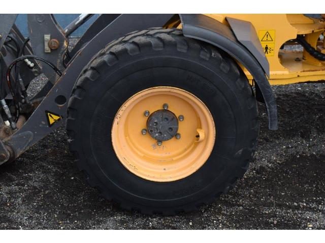 VOLVO L25F front loader