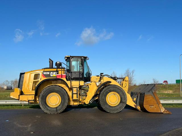 CATERPILLAR 982M front loader