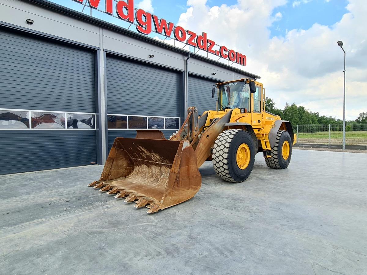 VOLVO L120E front loader