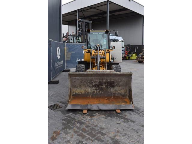 VOLVO L20F front loader