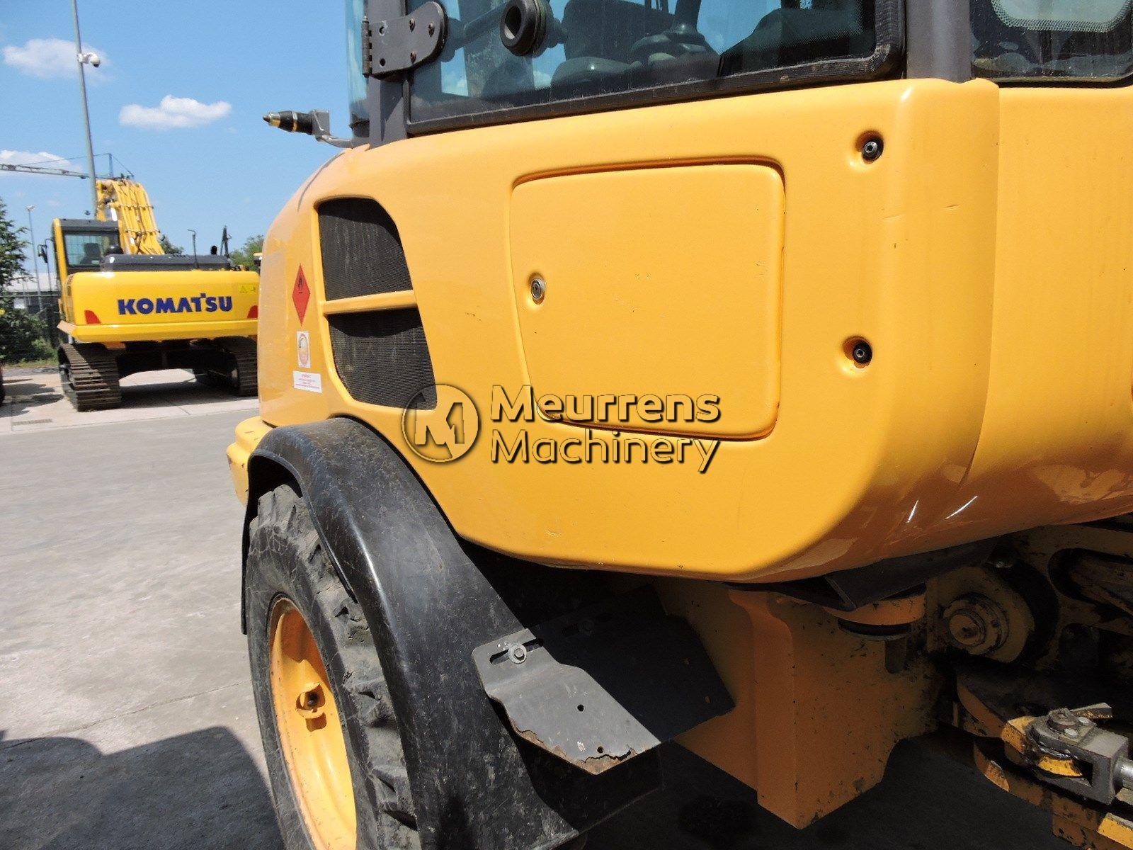 VOLVO L25F front loader