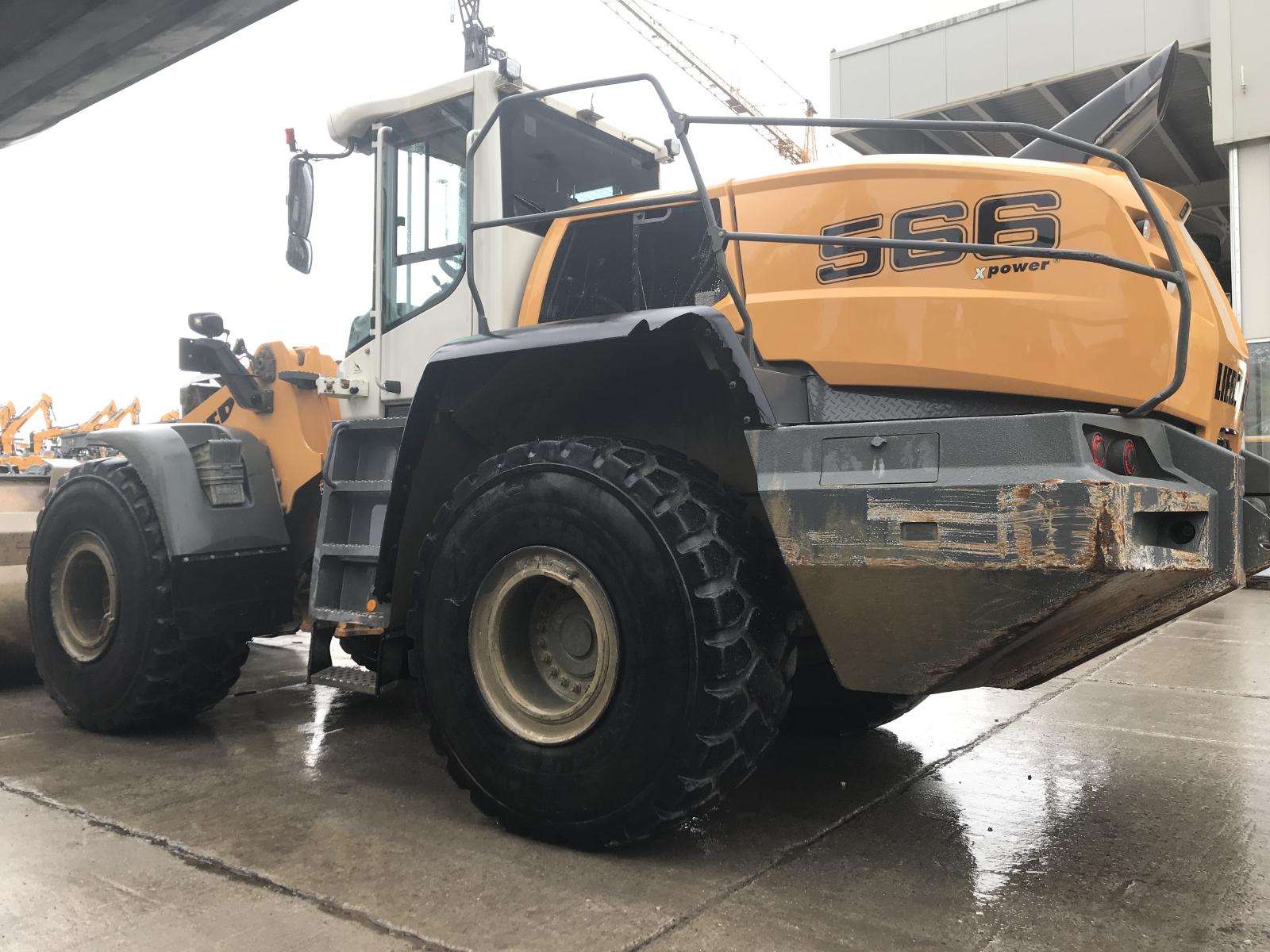 LIEBHERR L 566 XPower front loader