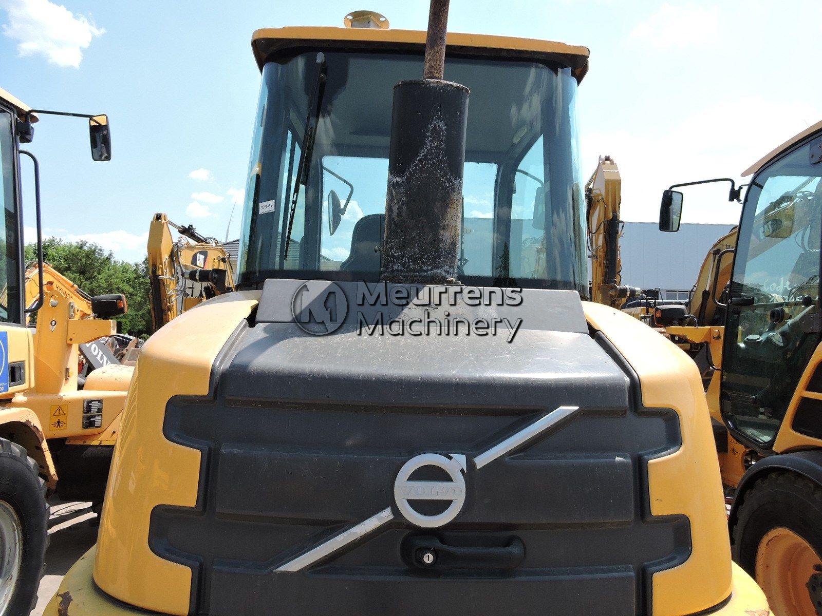 VOLVO L25F front loader