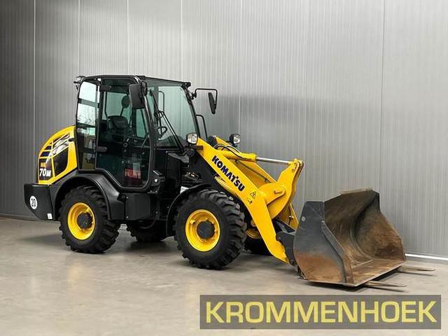 KOMATSU WA70M-8E0 front loader