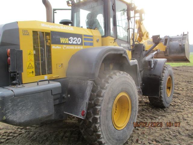 KOMATSU WA 320-3 front loader