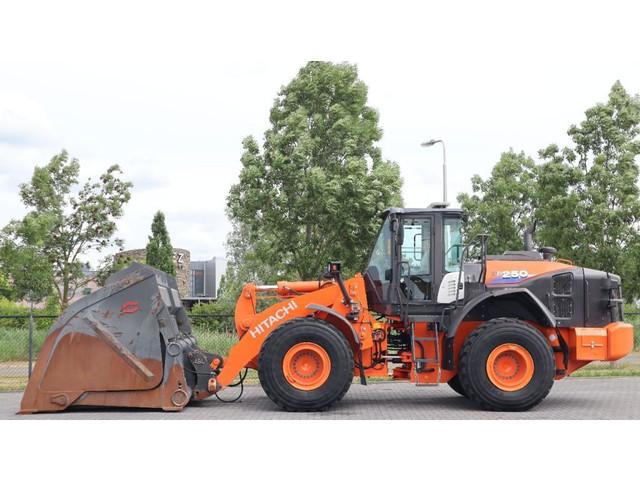 HITACHI ZW250-6 front loader