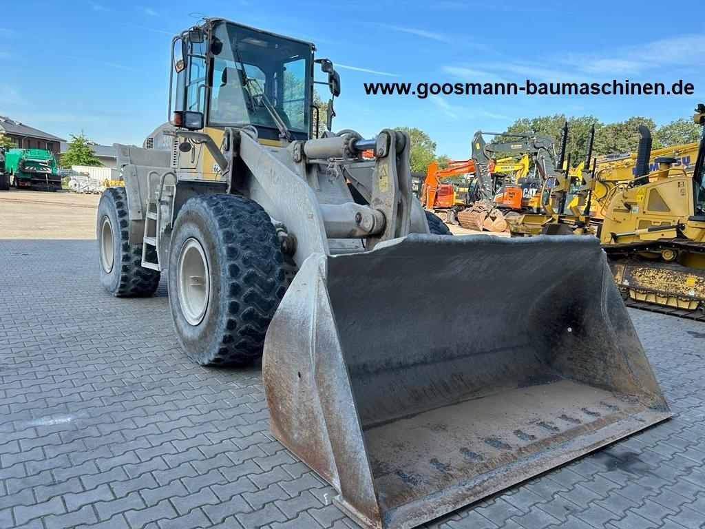 KOMATSU WA320-5 front loader