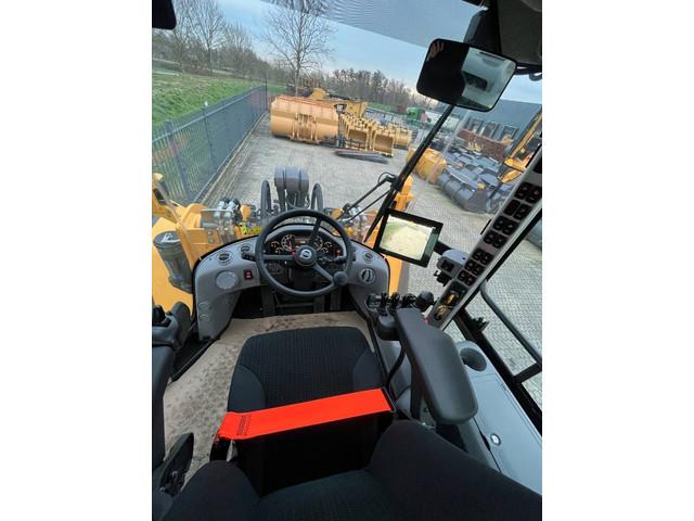 VOLVO L180H front loader