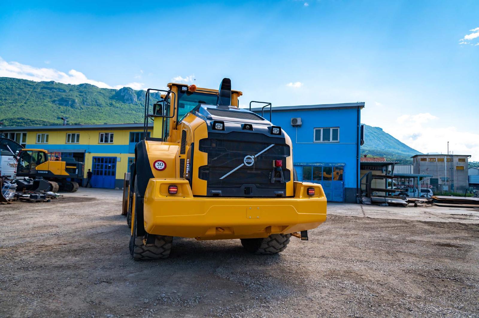 VOLVO L180H front loader