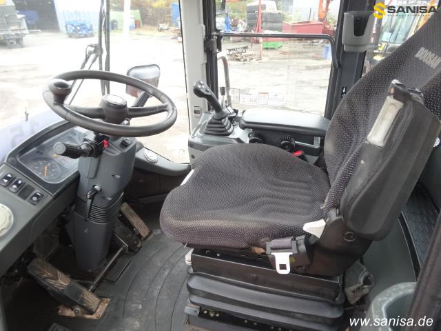 DOOSAN DL300-3 front loader