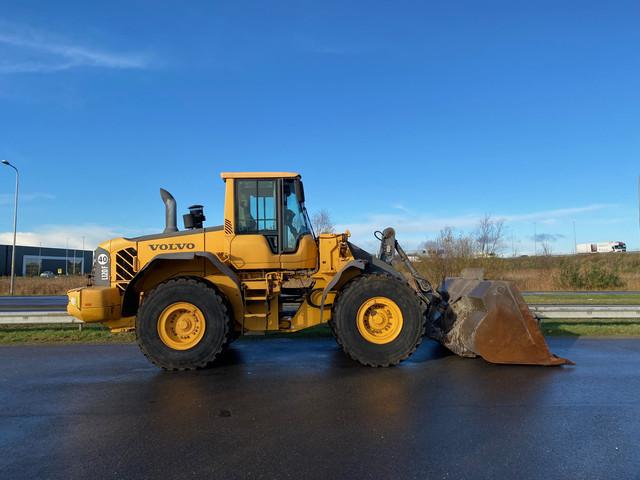 VOLVO L120F front loader