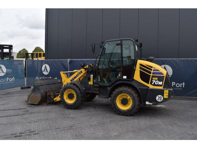 KOMATSU WA70M-8E0 front loader