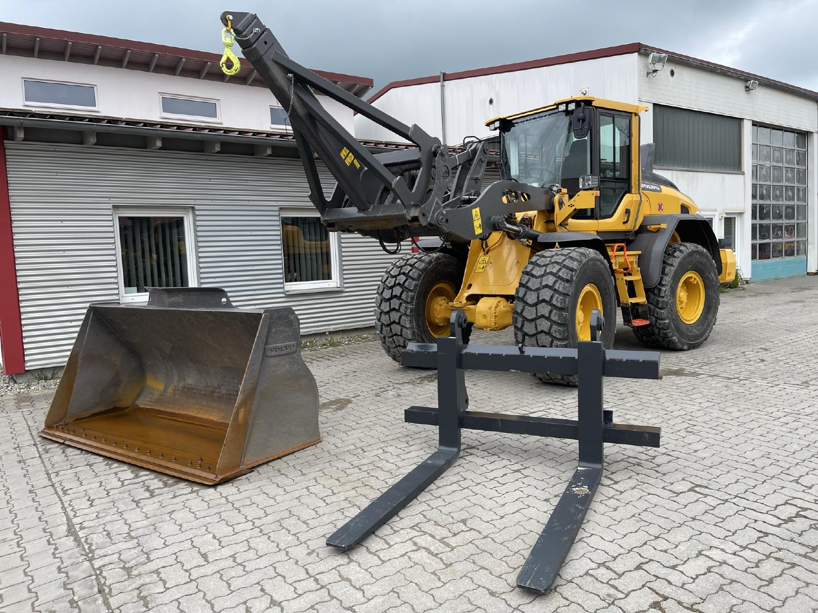 VOLVO L60H front loader