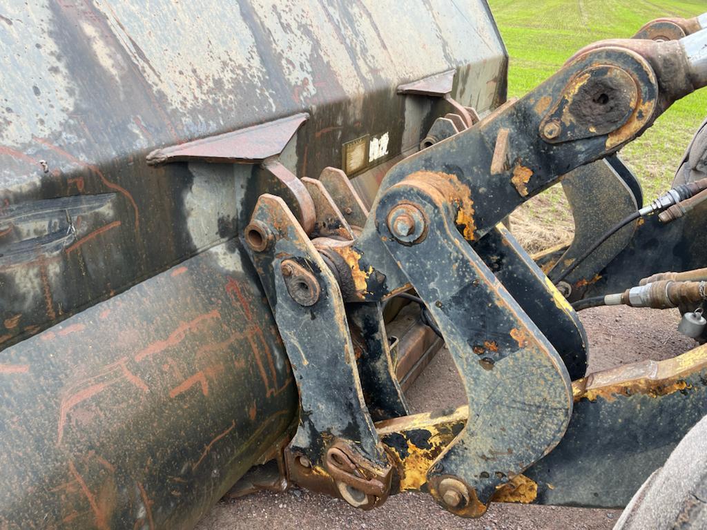 VOLVO L 120 front loader