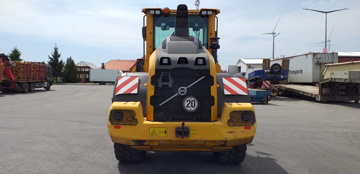 VOLVO L 90 front loader