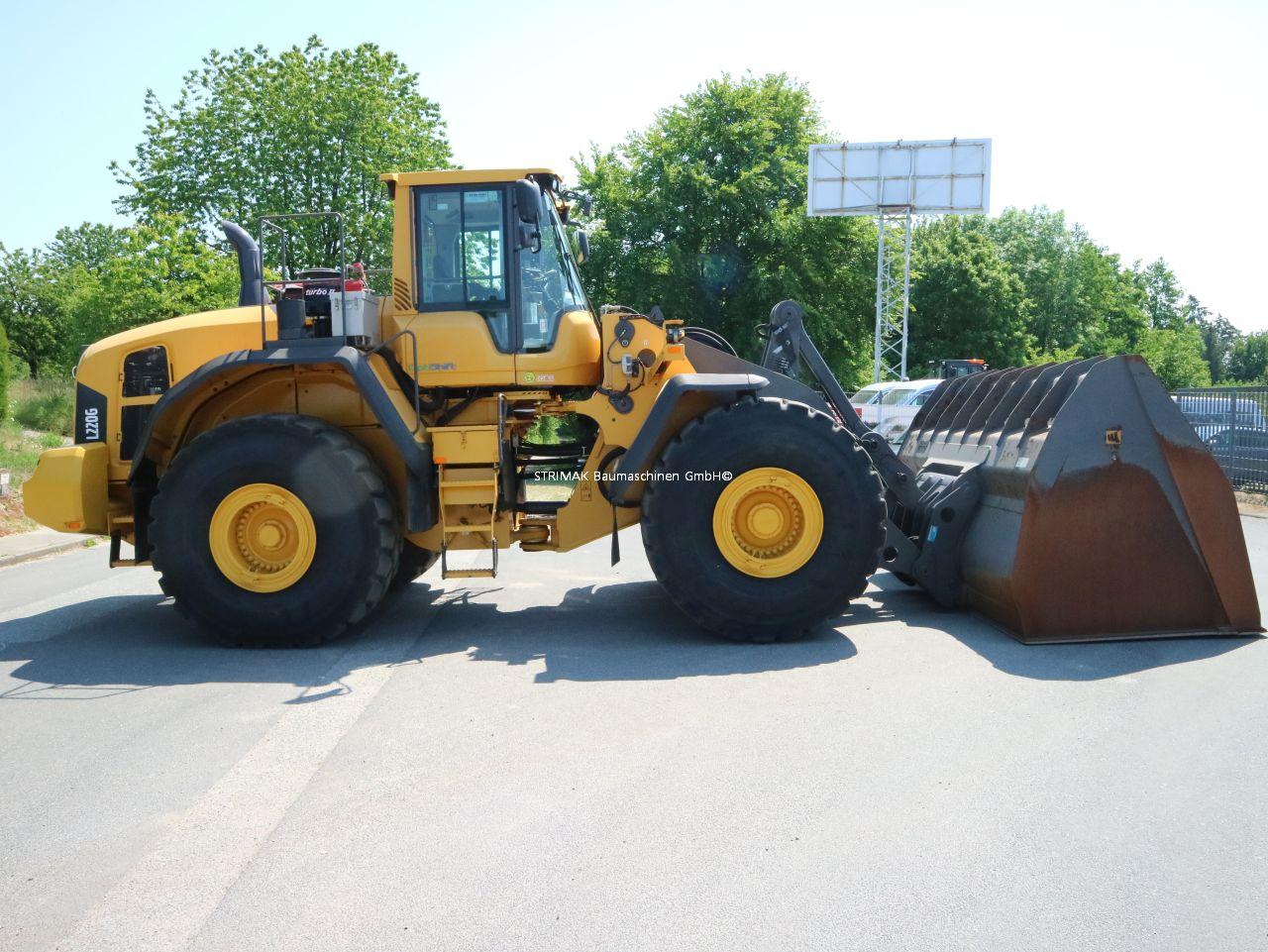 VOLVO L220G front loader