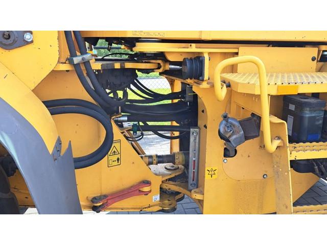 VOLVO L120E front loader