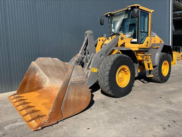 VOLVO L90H front loader