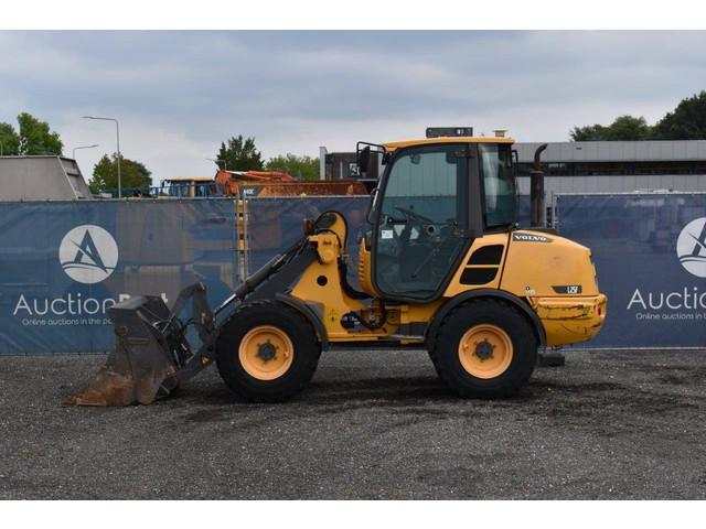 VOLVO L25F front loader