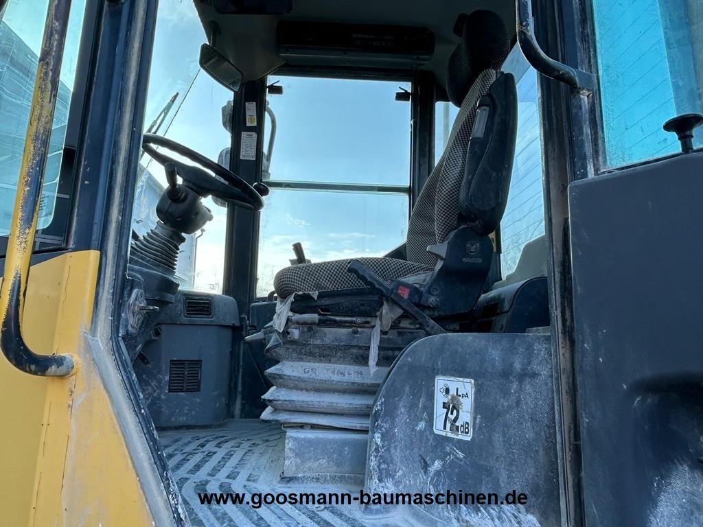 KOMATSU WA320-5 front loader