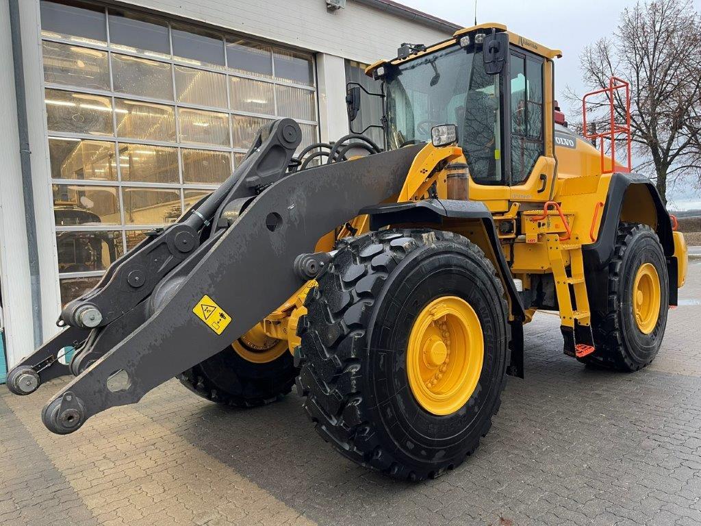 VOLVO L180H front loader