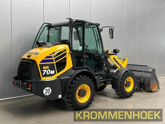 KOMATSU WA70M-8E0 front loader