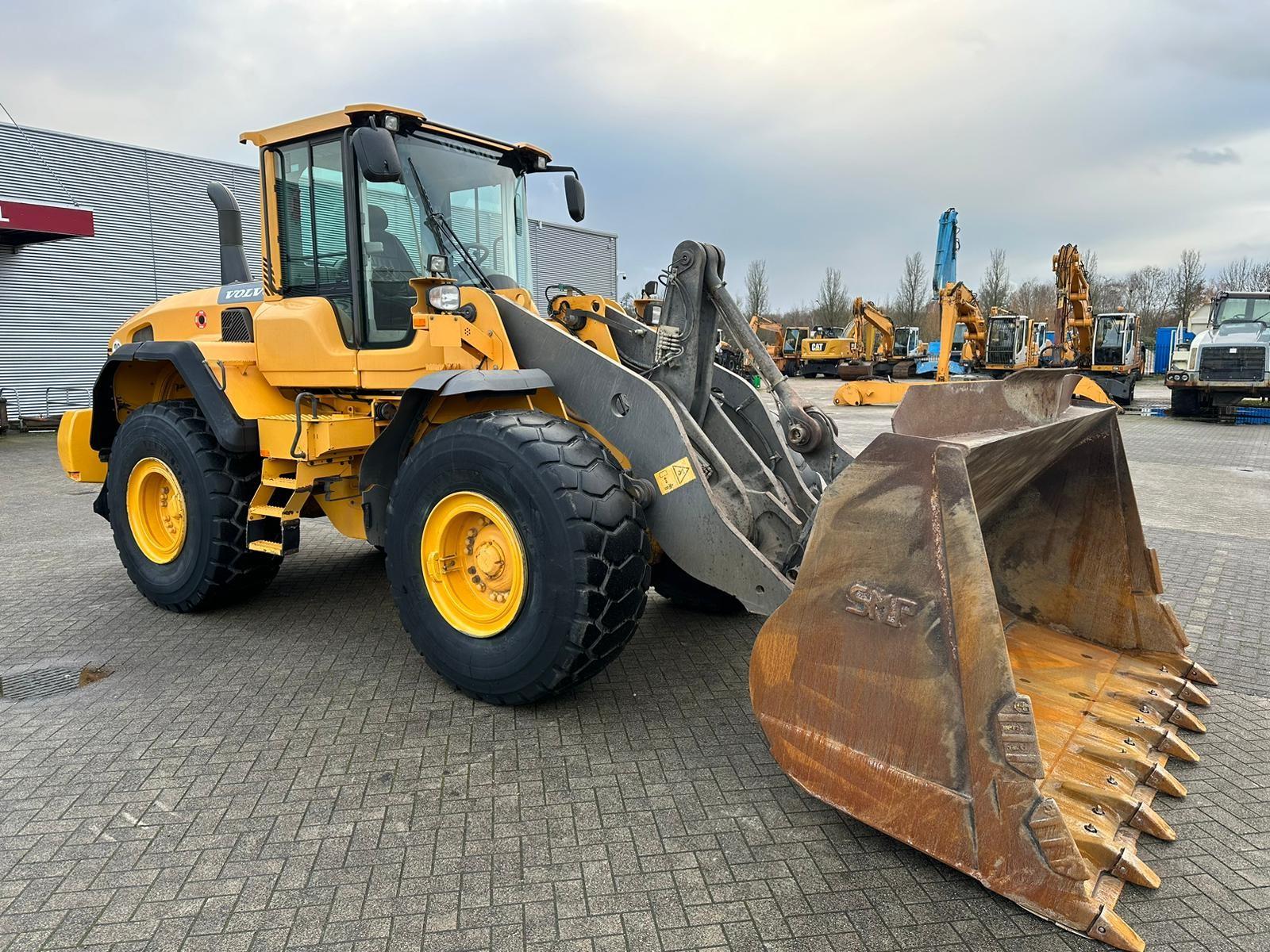 VOLVO L120G front loader