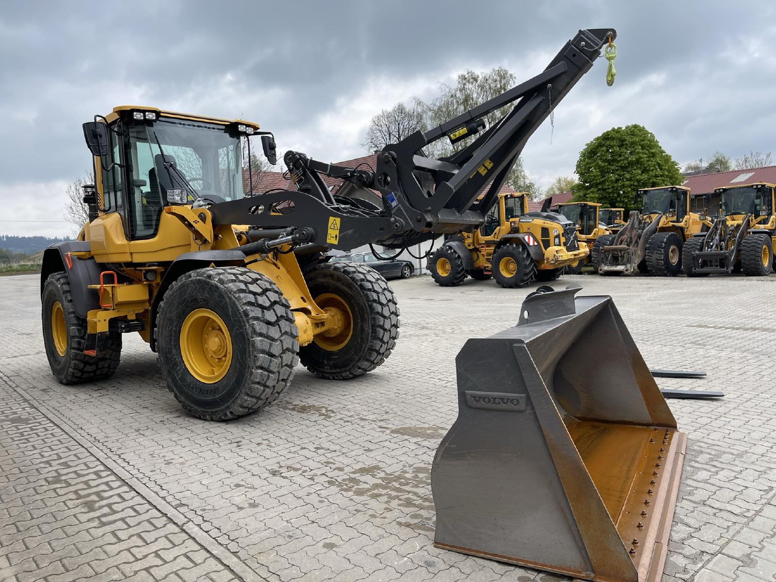 VOLVO L60H front loader