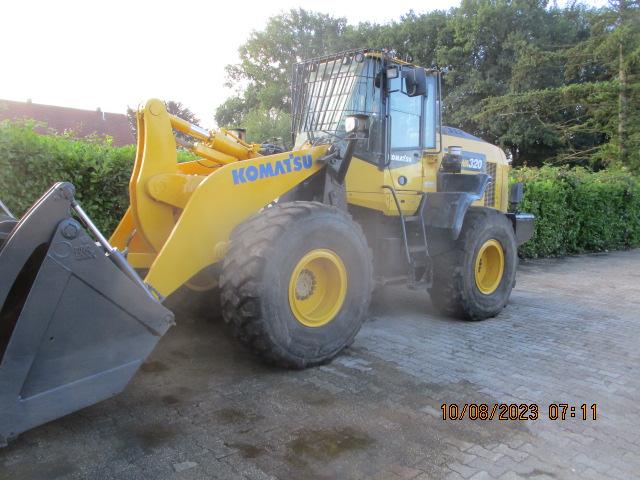 KOMATSU WA 320-3 front loader